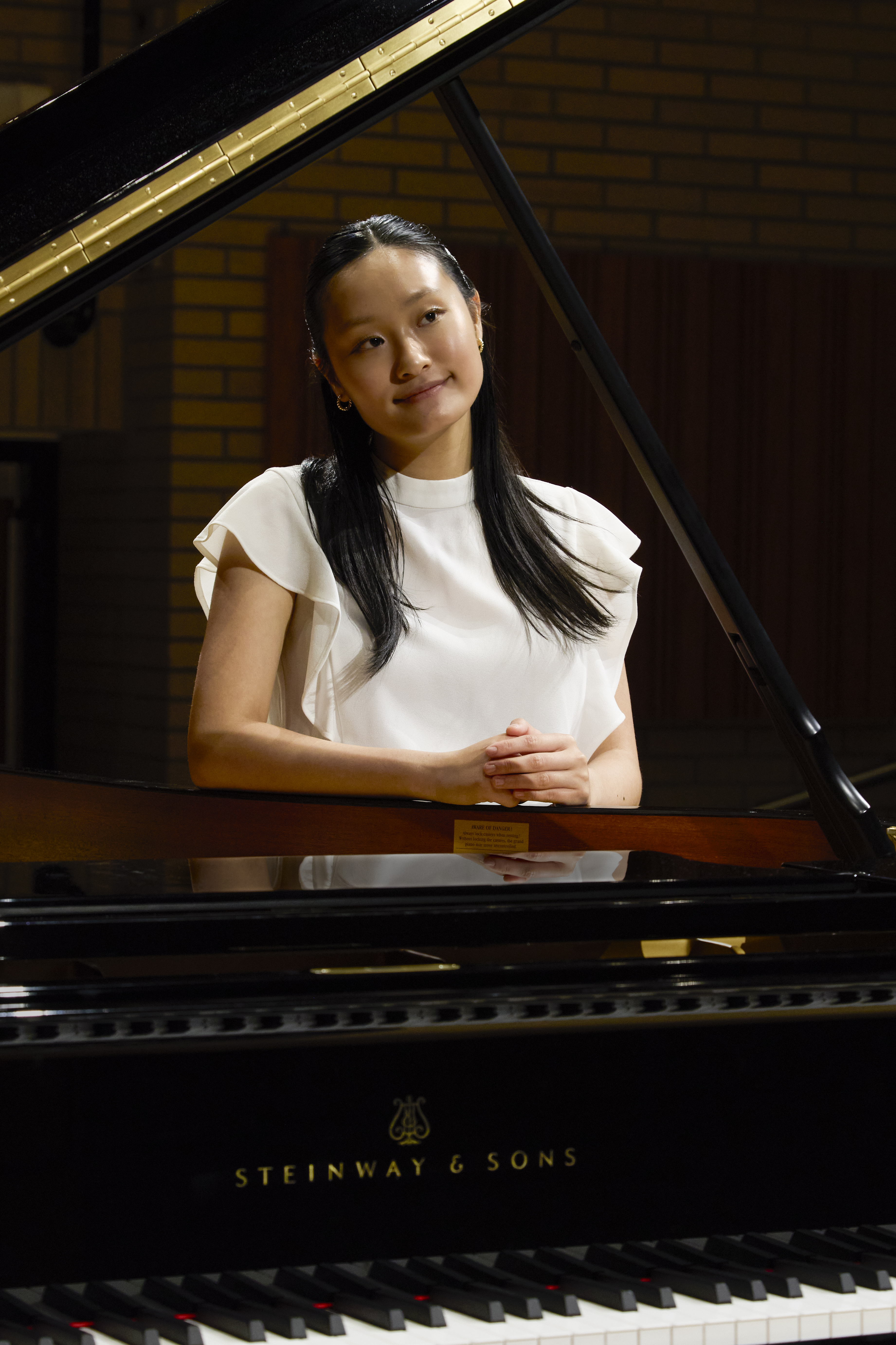 070525_Hilary_Music_Photos_63_v1